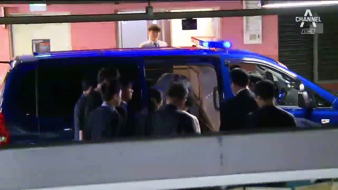 어깨 수술 마친 박 전 대통령…“2~3개월 재활 치료 필요”