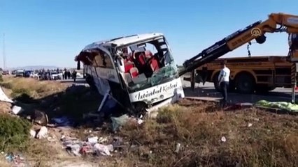 Yolcu otobüsü devrildi: 1 ölü, 40 yaralı (2) - AFYONKARAHİSAR