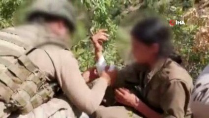 Mehmetçik'ten teslim olan kadın teröriste şefkat eli