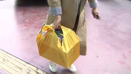 "짧은 연휴 뒤 일상으로"...서울역 온종일 '북적' / YTN