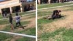 Un Marine plaque violemment deux lycéens qui se battent