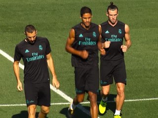 Real Madrid - Varane : "Benzema me conseille sur l'approche du haut niveau"