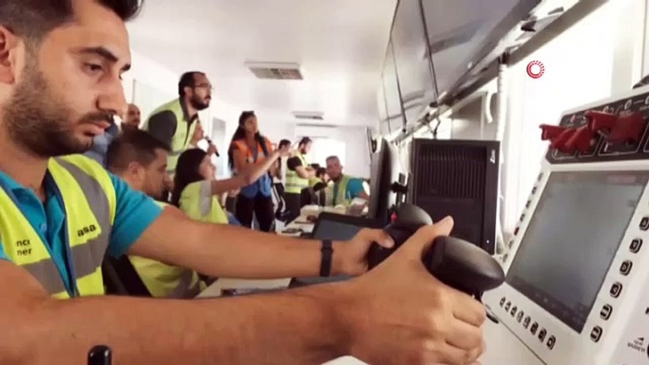 Çankırı’nın Çerkeş ilçesinde meydana gelen 4,7 ve 4,8 büyüklüğünde depremler güvenlik kameralarına yansıdı. Çerkeş ilçe merkezinde bir marketin güvenlik kameralarında deprem görüldü. Kamerada deprem esnasında kamerasının sallanması görülüyor.