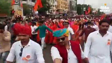 आर्थिक आधार पर आरक्षण की मांग को लेकर करणी सेना की रैली