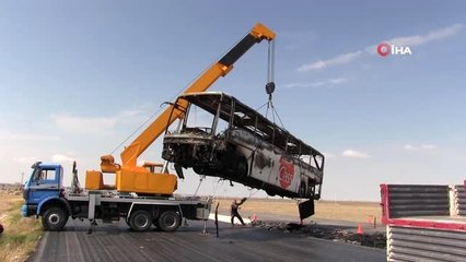 Aksaray'da yolcu otobüsü yanarak kül oldu