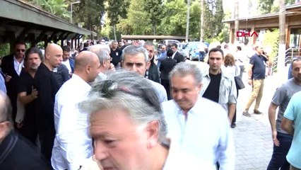 Spor serdal adalı'nın annesi özen adalı, adana'da toprağa verildi