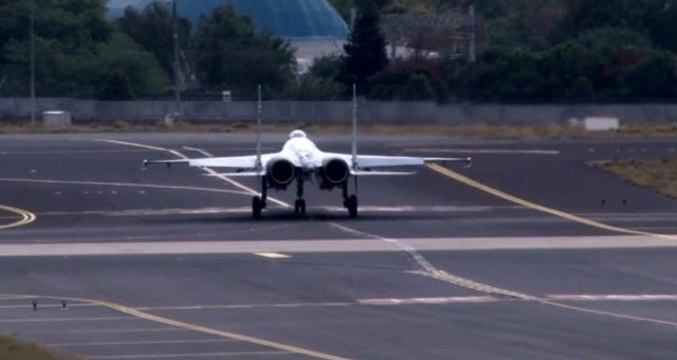 Rus uçağı Su-35 ve Rus yangın söndürme uçağı Be-200 İstanbul semalarında uçtu