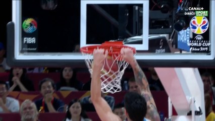 Coupe Du Monde FIBA 2019 - Finale Argentine / Espagne : Gabriel Deck attaque le cercle !