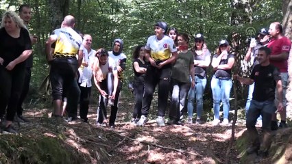 Off-roadçılardan çamurda 'araçsız' yarış - DÜZCE