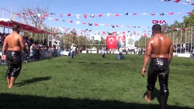 Spor malkara fehmi özkan yağlı güreşleri'nde başpehlivan serhat gökmen oldu