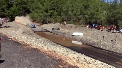 Türkiye Rallisi'nin galibi Ogier