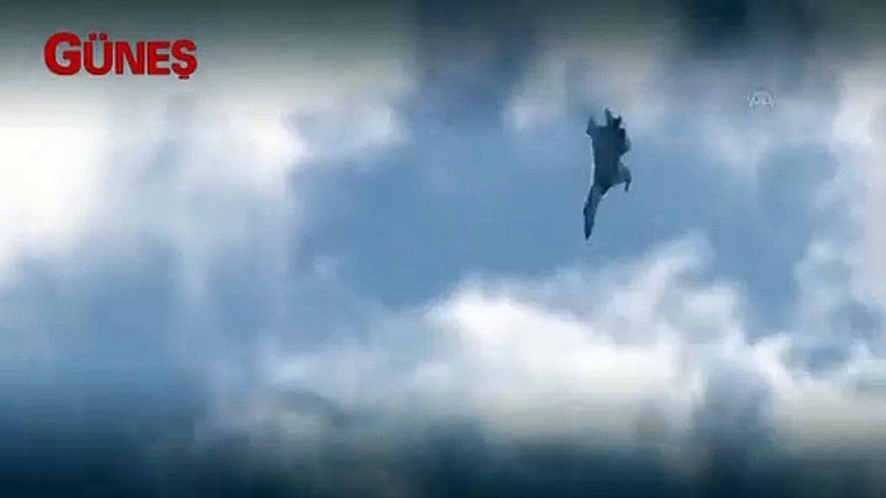 Su-35 İstanbul semalarında gösteri yaptı