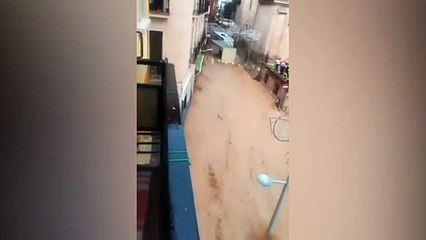 Una riada inunda Arganda del Rey y la tromba de agua anega viviendas y comercios