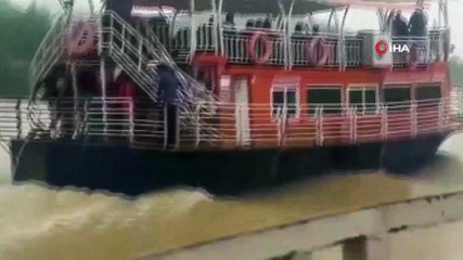 - Hindistan'da gezi teknesi alabora oldu: 12 ölü, 35 kayıp