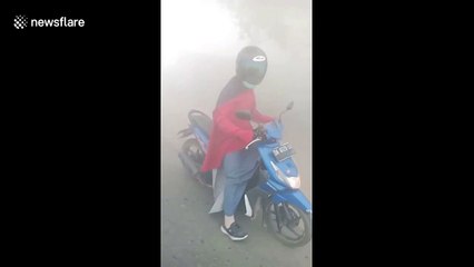 Haze causes terrifying driving conditions in Indonesia