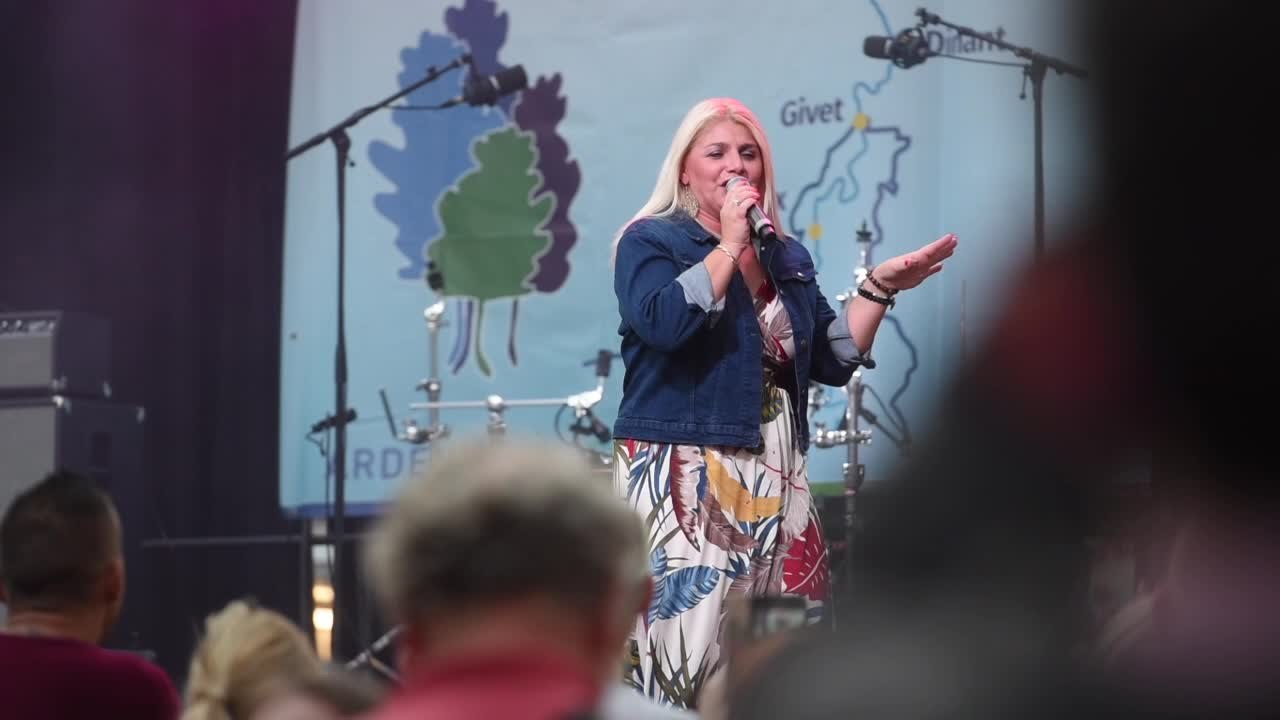 Sandra Kim en concert aux fêtes de Wallonie à Namur