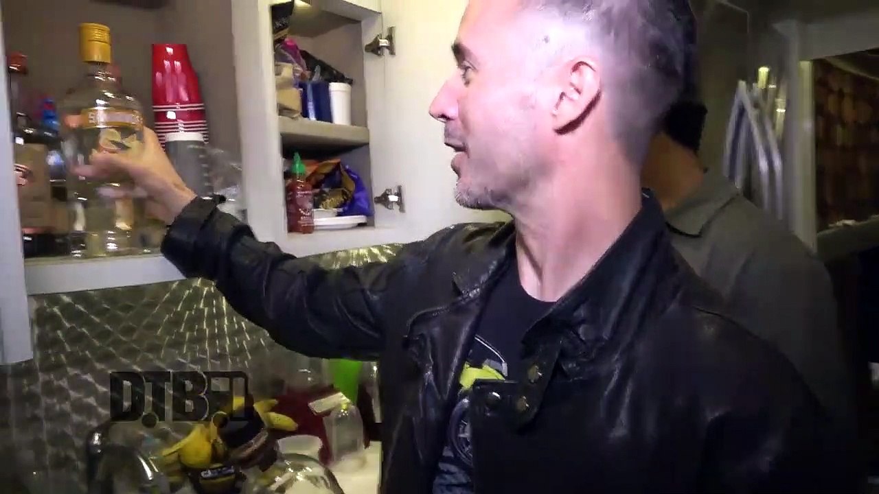 Papa Roach - BUS INVADERS Ep. 1493