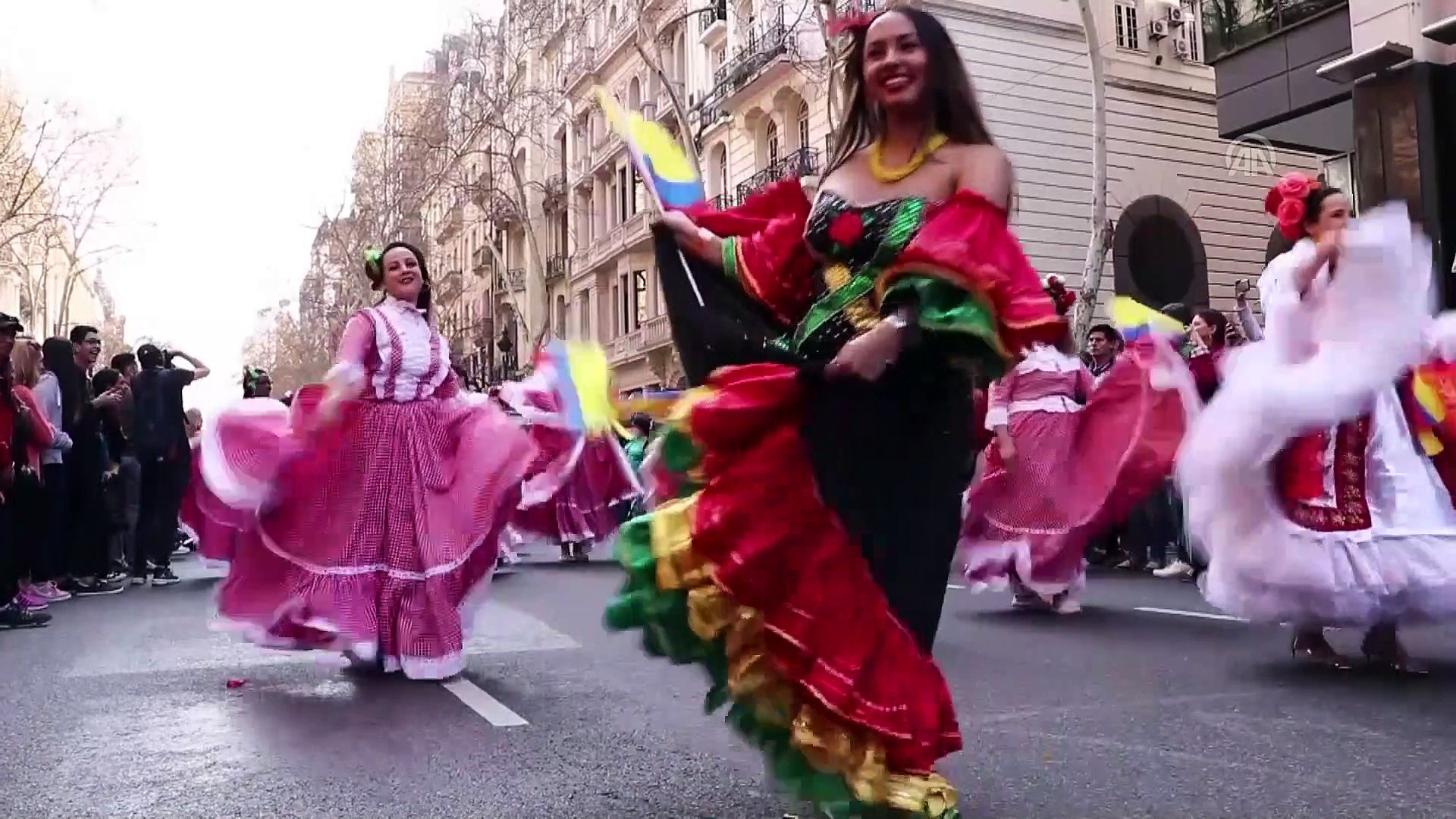 Arjantin'de göçmenler günü festivali kutlanıyor - BUENOS AIRES -  Dailymotion Video