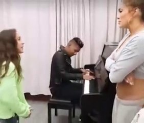 Jennifer lopez's daughter is her mini-me