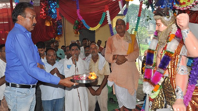 Vishwakarma Puja : विश्वकर्मा पूजा का महत्व, वजह | Importance of Vishwakarma Puja | Boldsky