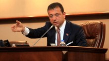 Ekrem İmamoğlu'ndan "Biz tatil yapmadık" afişiyle tepki çeken belediye başkanına destek