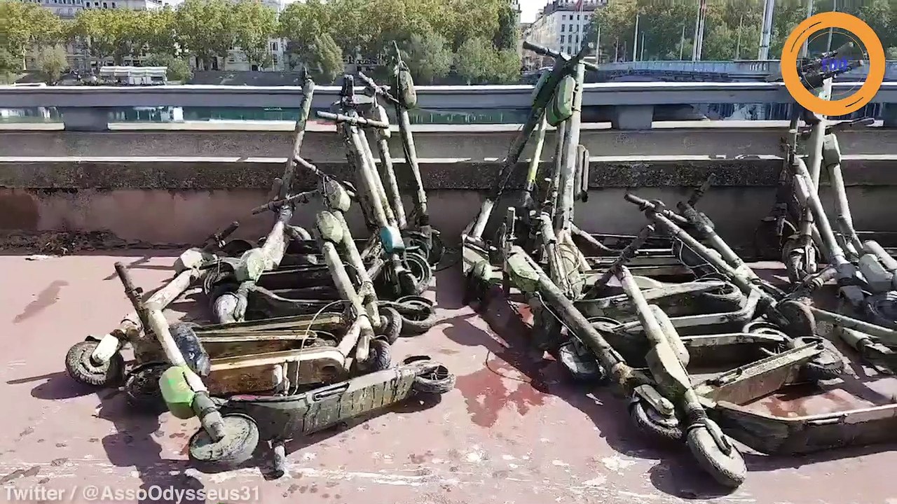 Ils ont repêché  109 trotinettes dans le Rhône à Lyon !