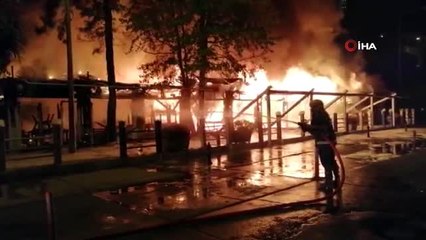 Fethiye'de ahşap restoran tamamen yandı