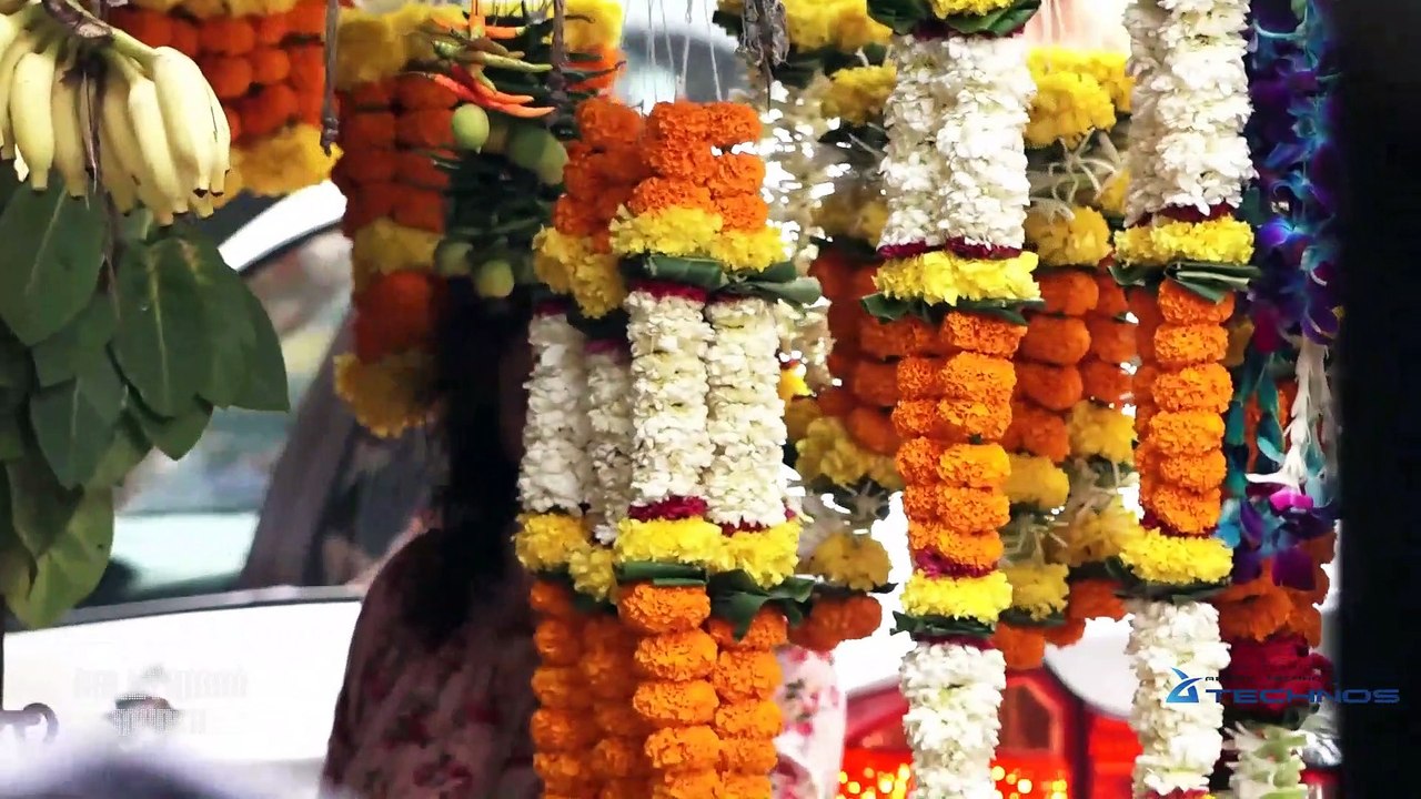 Sonam Kapoor Visits Shani Temple For ‘The Zoya Factor’