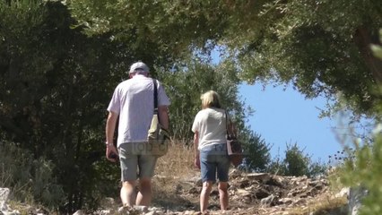 Parkun e Orikut/ Arkeologë shqiptarë e zviceranë vijojnë gërmimet në pjesën veriore të fontanës