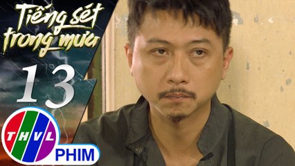 THVL | Tiếng sét trong mưa - Tập 13[1]: Lũ buồn buồn nhìn Bình đem bánh cho mọi người ăn