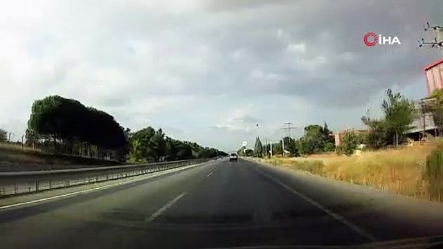 Balıkesir-İzmir yolunda köpeği ezmemek için takla attı: Allah cezanı versin köpek senin tüh!