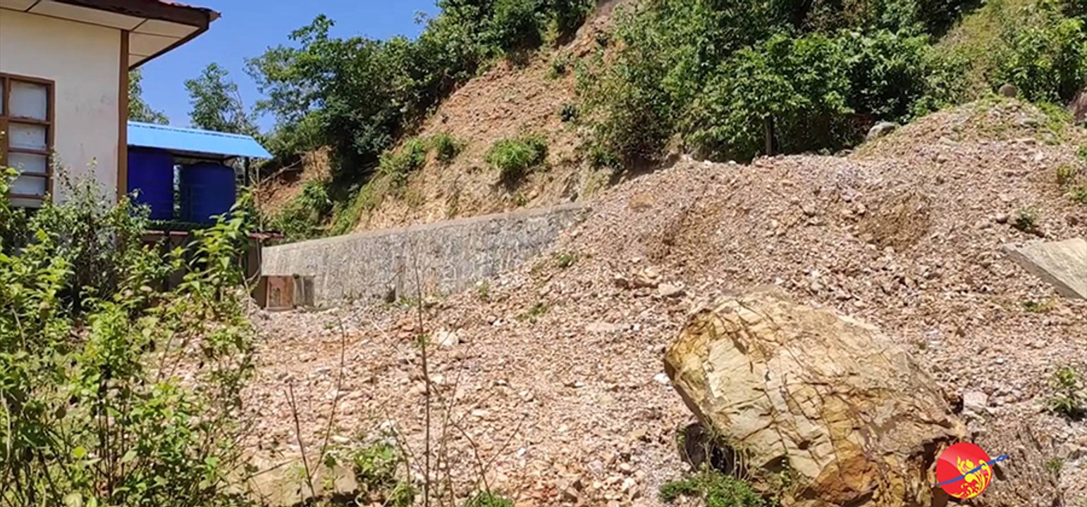 ေတာင္ၿပိဳက်မည္စိုုး၍ ရဲျပားကုန္းမူလတန္းေက်ာင္းကို ေျပာင္းေရႊ႕တည္ေဆာက္(႐ုပ္/သံ)