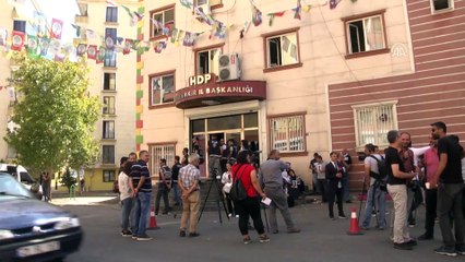 Diyarbakır annelerinin oturma eylemine İran'dan 5 aile katıldı