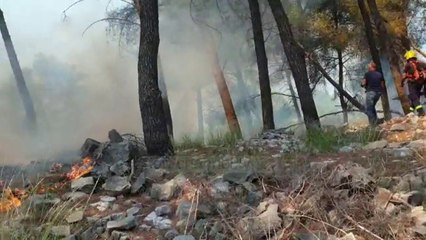 Në flakë Krasta e Elbasanit, terreni dhe temperaturat favorizojnë zjarrin