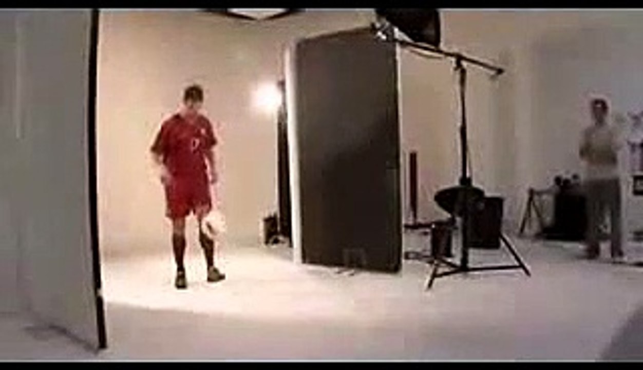 Watch Cristiano Ronaldo in an extraordinary clip showing his football skills with Kaka