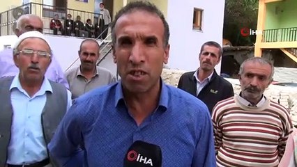 Telefonla Konuşmak İçin Yüksek Tepelere Çıkıyorlar
