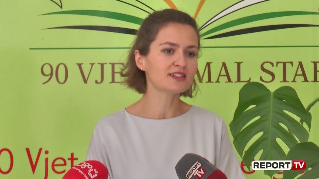 Shahini: Reduktuam 300 klasa kolektive, 220 mijë nxënës përfituan libra falas