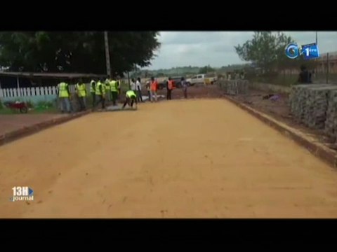 RTG/Franceville - pose des pavés sur les voies du 1er arrondissement de Libreville