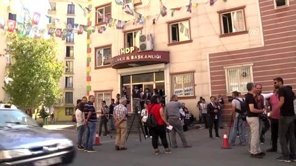 Terör örgütü PJAK'a katılan çocukları için "evlat nöbeti"ndeler