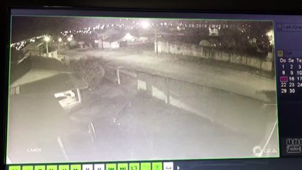 Câmera mostra acidente durante fuga do Choque na madrugada