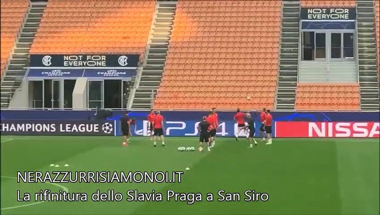 La rifinitura a San Siro dello Slavia Praga