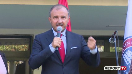 Soreca uron nxënësit dhe i falenderon në shqip: Kini besim tek vendi juaj, shumë shpejt negociatat