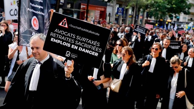 Les avocats manifestent à Paris : « Ce n'est que le premier round »