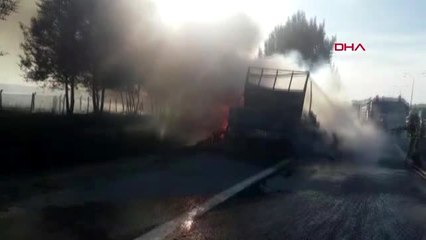 Büyükçekmece tem'de tır yangını