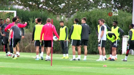 Hikmet Karaman: “Bir an önce ligin alt grubundan yukarı doğru tutunmak istiyoruz”