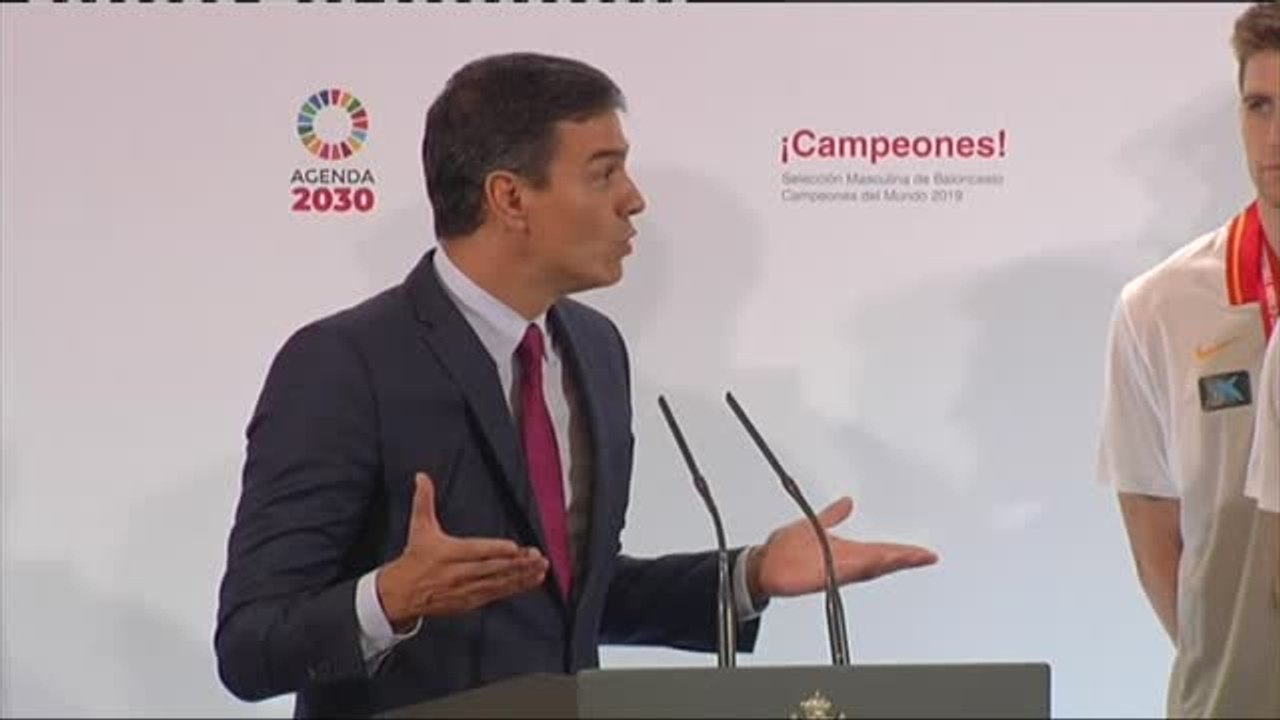 Sánchez recibe en Moncloa a la selección española de baloncesto