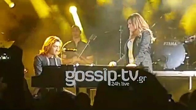 Καίτη Γαρμπή: Η συγκινητική στιγμή της συναυλίας - Με τον γιο της, Δημήτρη on stage