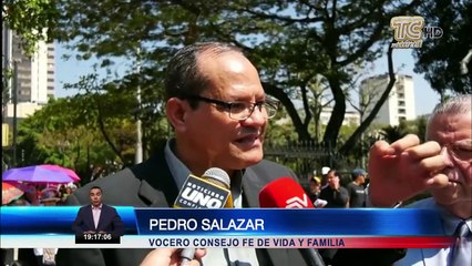 Download Video: Grupos religiosos realizaron marcha de los ataúdes blancos