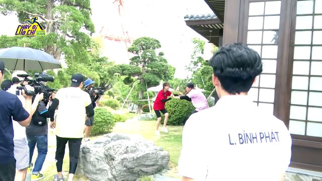 CHẠY ĐI CHỜ CHI-CHƯA LÊN SÓNG-NGÔ KIẾN HUY TƠI TẢ, LAN NGỌC KÈ KÈ BẢO VỆ