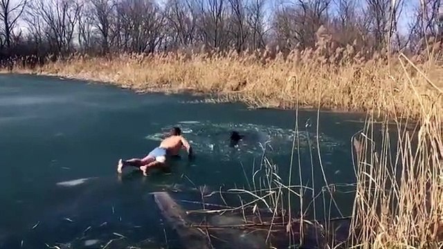 Il sauve un chien coincé dans un lac gelé !